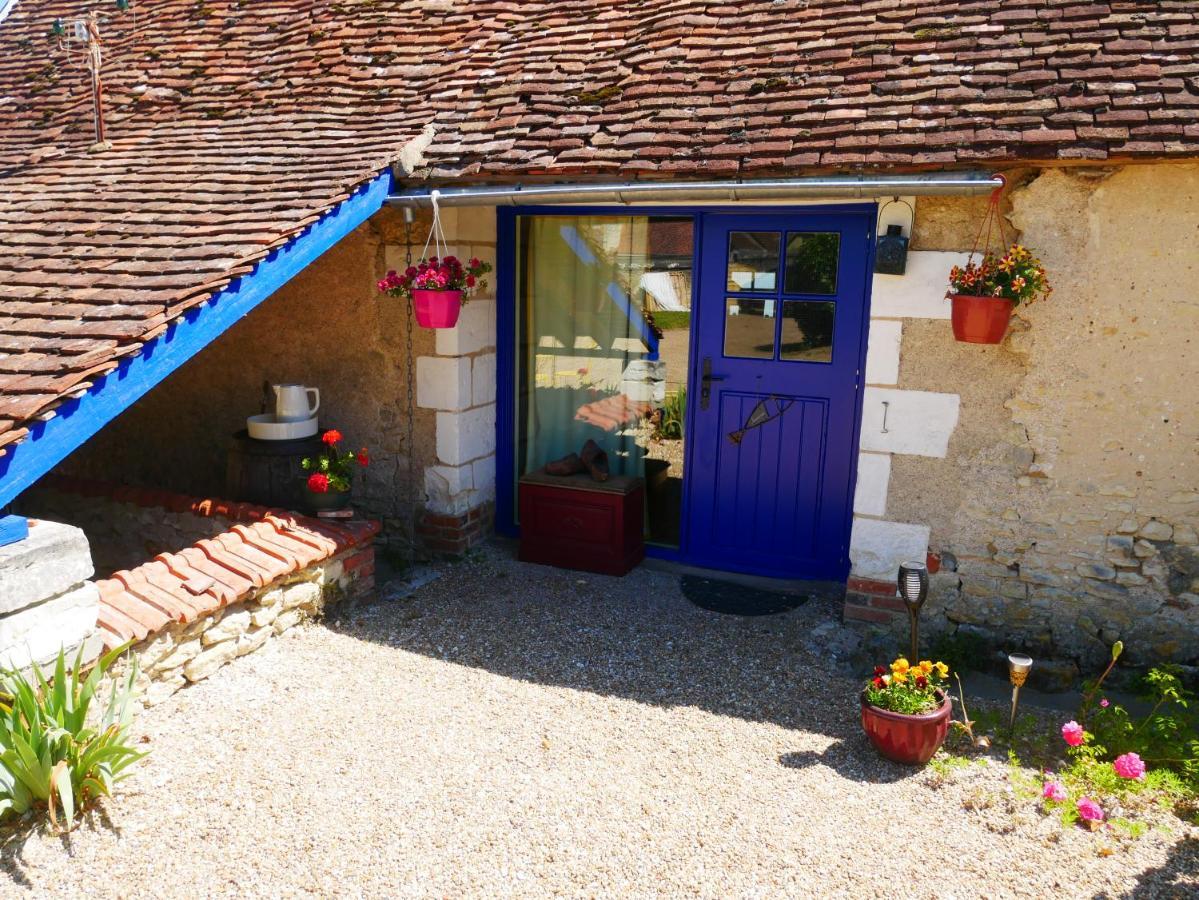 Au Coeur De La Cour Villa Saint-Georges-sur-Cher Exterior foto